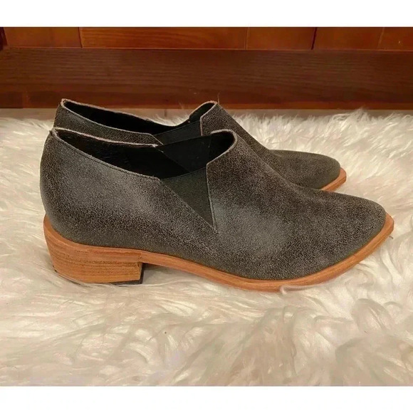 Prune Mules  - Picture 1 of 5